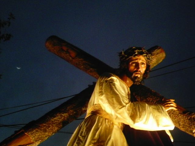 Jesús del Consuelo durante la noche