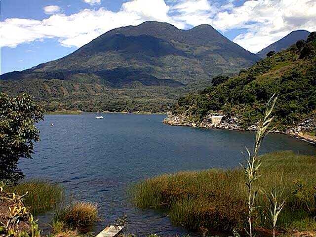 Bahía en el Lago de Atitlán