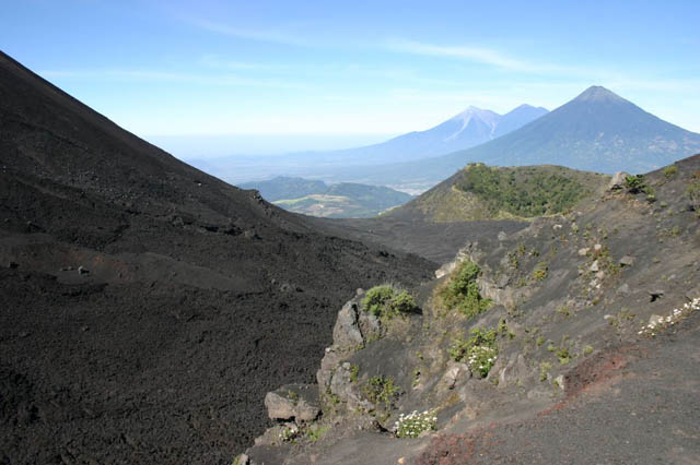 Cordillera volcánica desde el Volcán de Pacaya
