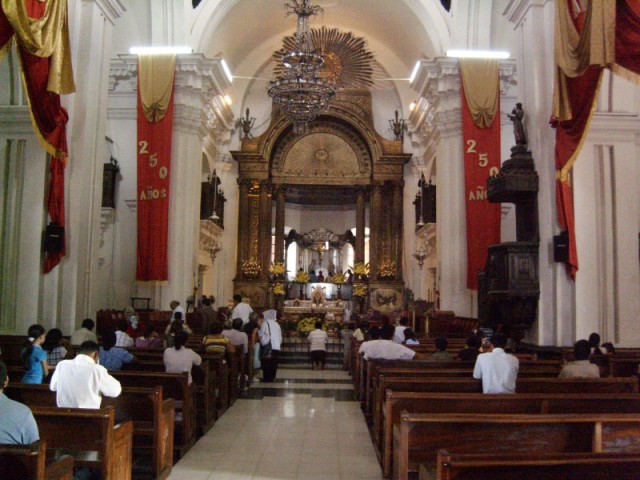 INTERIOR BASILICA DE ESQUIPULAS  2009