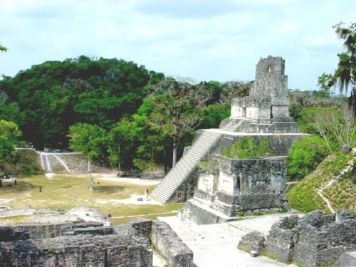 Vista del Templo II de Tikal