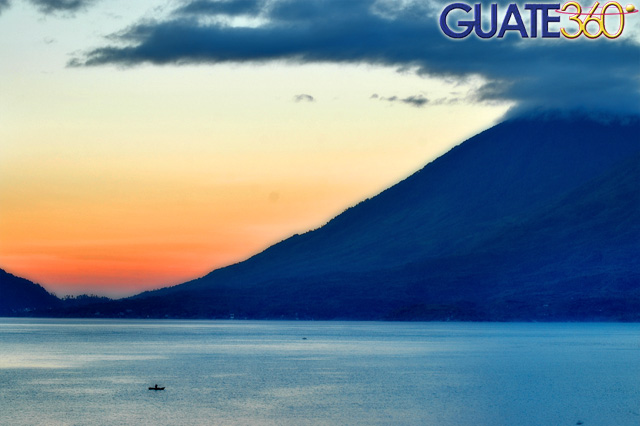 Pescador en el Lago de Atitlán