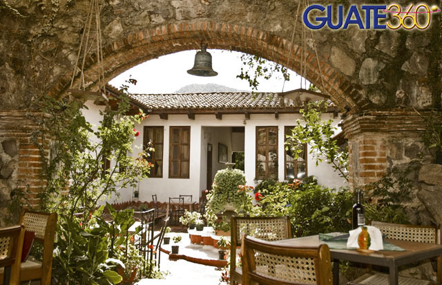 Vista al patio del Hotel en Antigua Guatemala