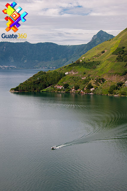 Lago de Atitlán desde Tzununá
