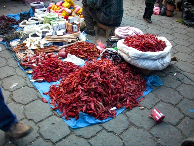 Chiles y otras especias que se venden en San Juan Comalapa