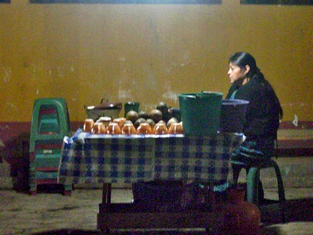 Venta de café en San Juan Comalapa