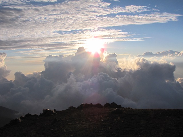 El cielo en la tierra; vista del volcan de Acatenango
