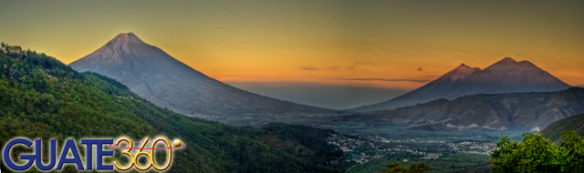 Volcan al Amanecer en la Antigua Guatemala