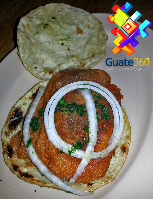 Chiles Rellenos con Tortillas en la Cocina de Guatemala