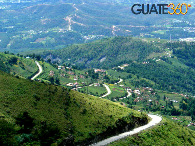 El camino para subir a la sierra de los Cuchumatanes