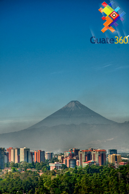 El Volcán de Agua custodia a la Ciudad de Guatemala