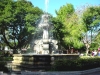 Fuente colonial del parque central