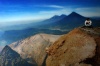 Sobre el Volcán de Pacaya, viendo el resto de volcanes