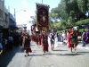 Romanos portando estandartes en Semana Santa en Guatemala