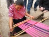 Fabricando un textil tipico de Guatemala