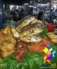 Pescado y otras frituras en el Mercado Central, área de Comidas