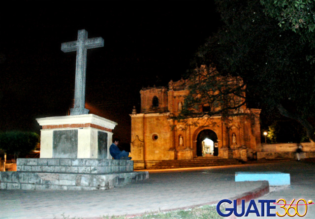 Vista de la Parroquia desde la plaza
