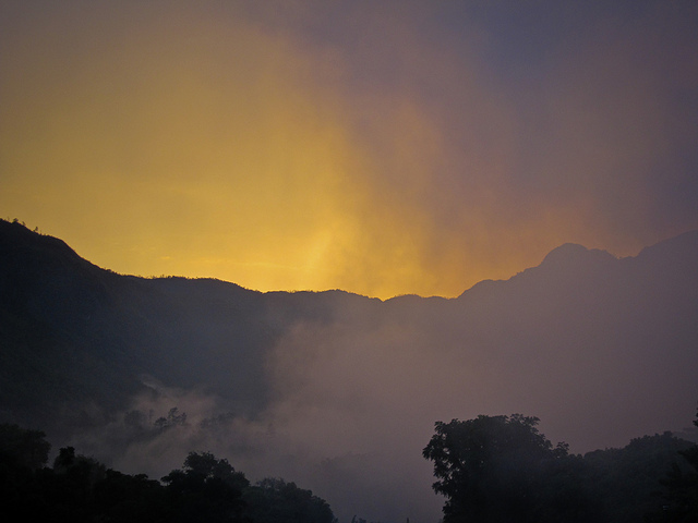 Amanecer sobre Lanquín, Alta Verapaz