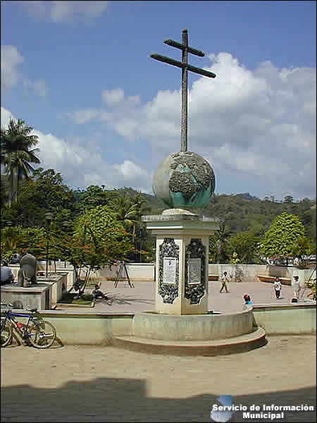 Monumento de Santa María Cahabón