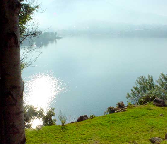 Las montañas que rodean el Lago de Atitlán