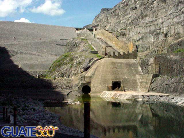 Represa del Río Chixoy localizada en Baja Verapaz