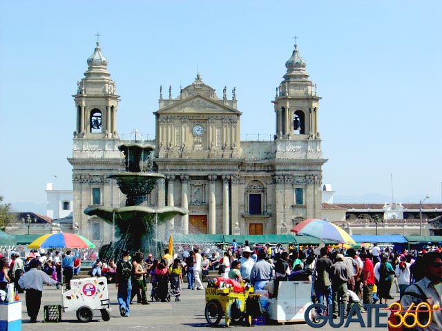 Catedral Metropolitana y Fuente del parque central
