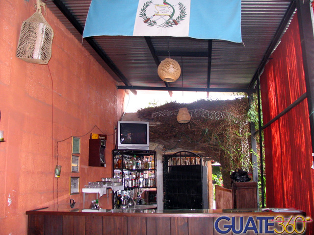 Recepción y mini-bar