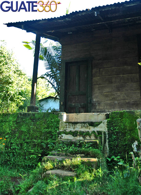 Antigua construcción dentro de la finca