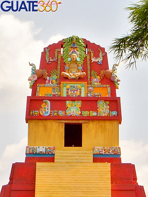 Detalle de cresta en réplica del Gran Jaguar