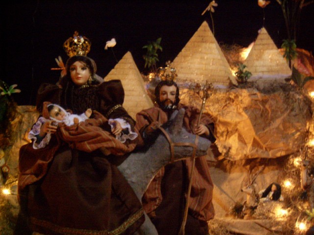 La Sagrada Familia en su huida a Egipto en este Nacimiento