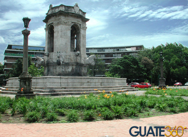 Fuente de Carlos III, antes ubicada en el Parque Central