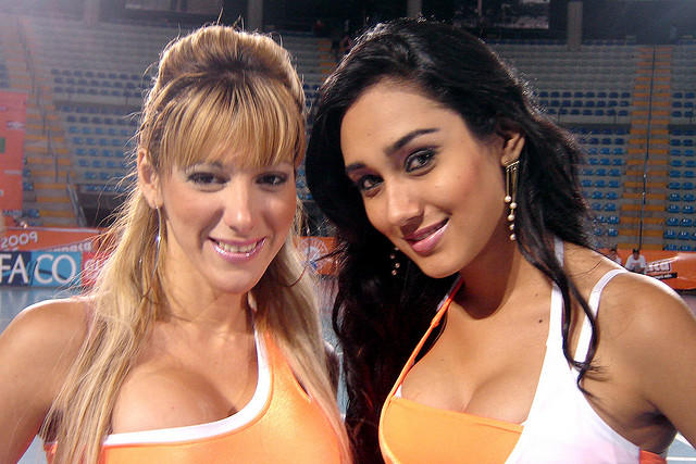 Dos Chicas de Guatemala en un campeonato deportivo