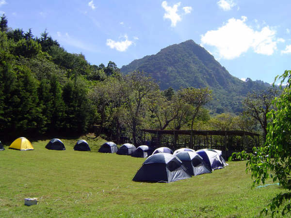 Acampando en el parque Tomastepek