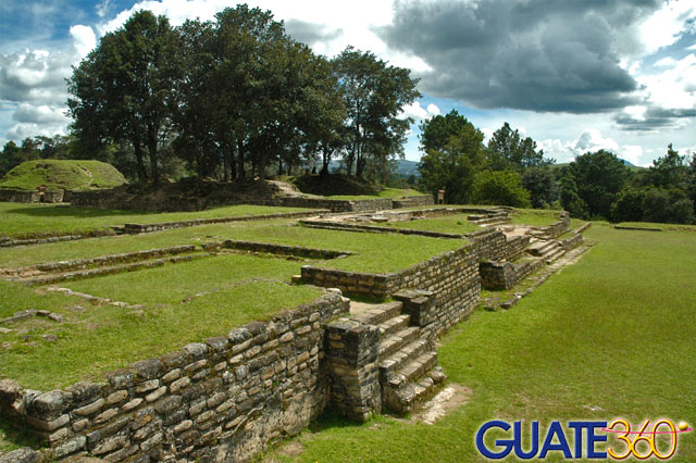 Plataforma y escalinatas
