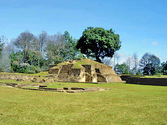 Culturas centenarias en Iximché