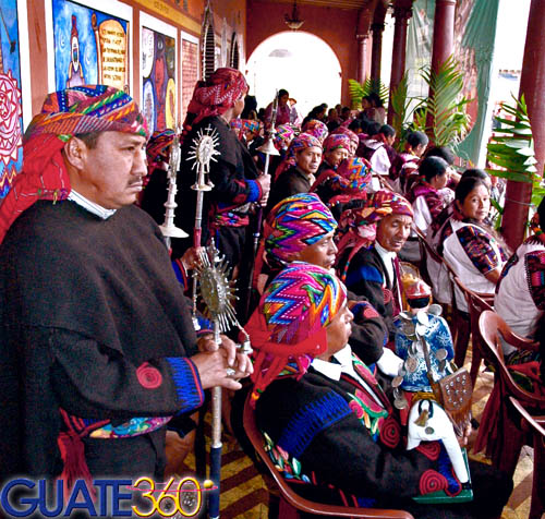 Cofrades en Chichicastenango