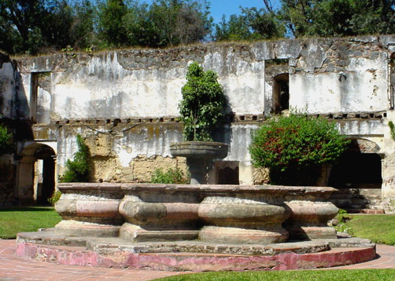 Fuente en ruina de San Jerónimo