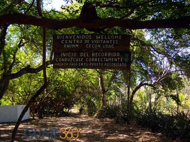 Ingreso al centro de visitantes Cecon Usac