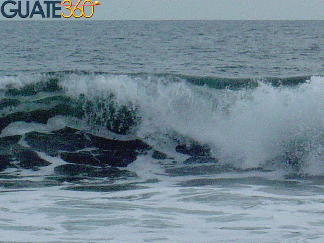 Olas de Monterrico