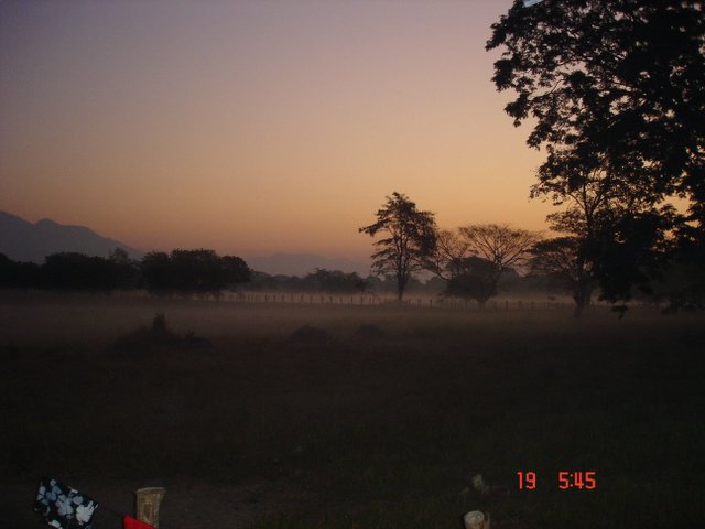 Brumoso Amanecer en Taxisco