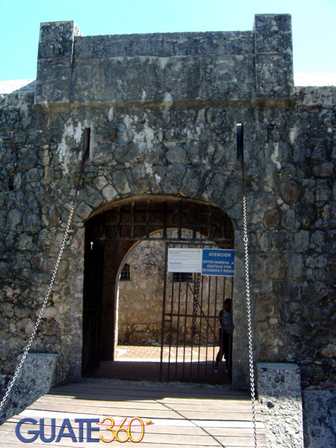 Entrada al Castillo