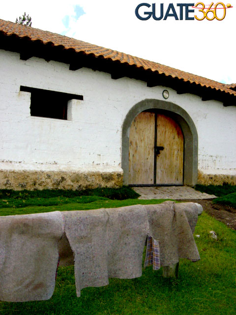 Aunque de reciente construcción, su caballeriza es de tradicional imagen