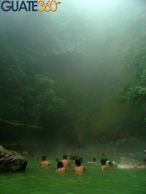 Las cascadas caen directo a las Fuentes Georginas