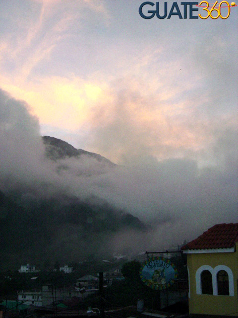 Un atardecer en las montañas de Todos Santos
