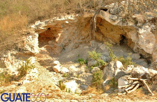 Caverna en camino a Guastatoya