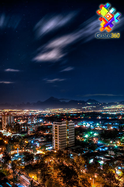 Ciudad de Guatemala por la noche