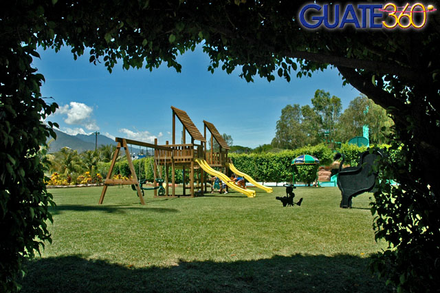 Divertidos juegos infantiles desde los jardines