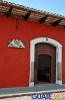 Vista frontal de la puerta de ingreso al Hotel Palacio Chico